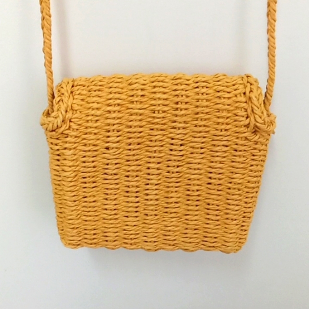 *Final Price* NWOT Garden Girl Wicker Rattan Style Woven Crossbody Straw Bag - Picture 3 of 6